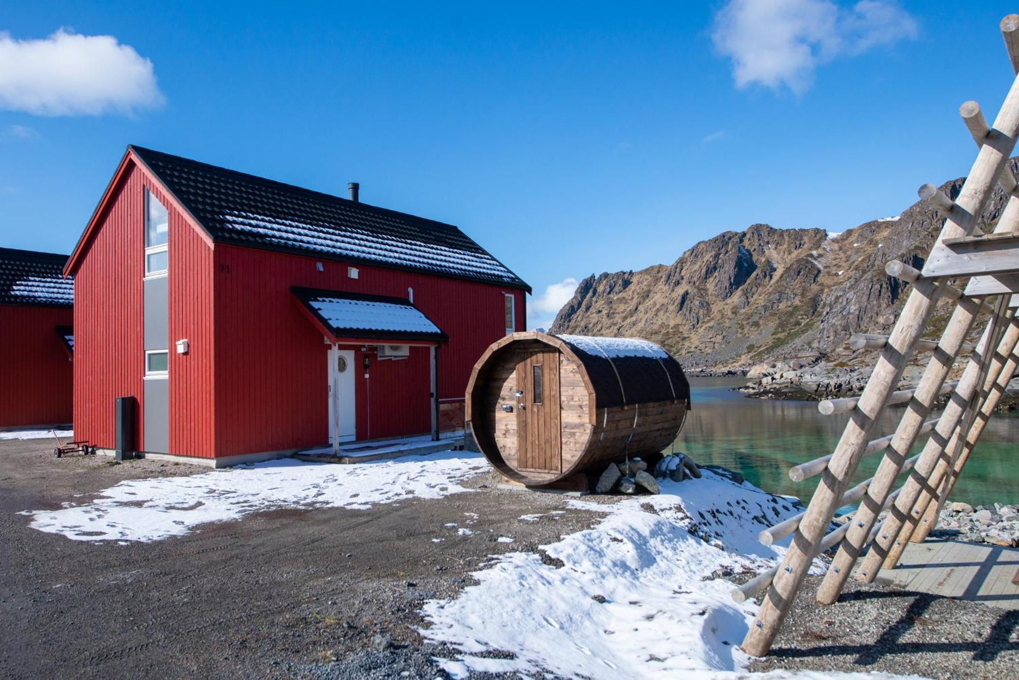Lofoten Waterfront Luxury Lodge บอลสตาด ภายนอก รูปภาพ